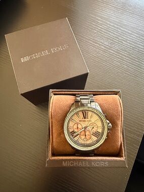 Michael Kors Men’s Watch with Rose Gold Dial and Silver Bracelet